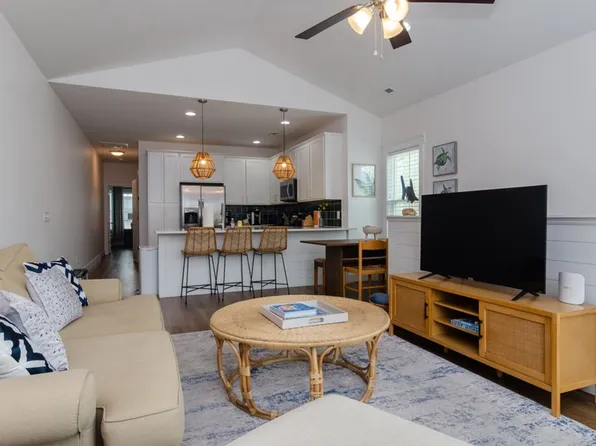1511 Snapper Ln #2, Carolina Beach, NC 28428