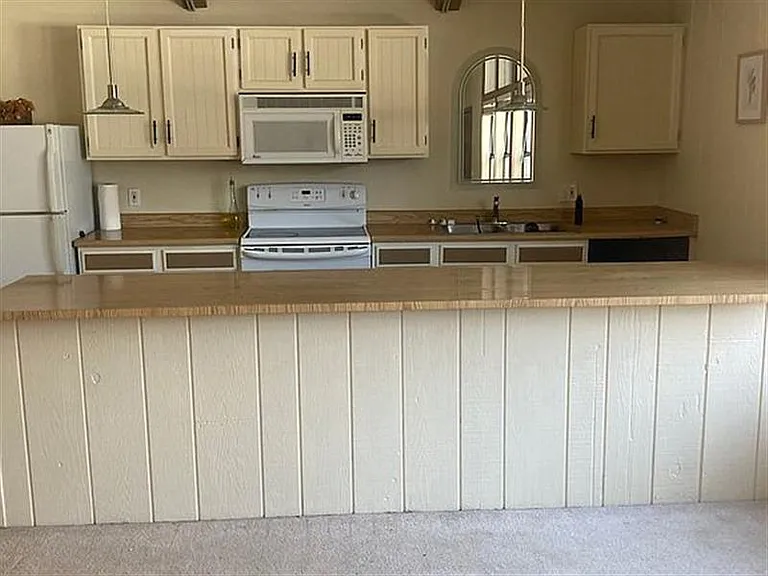 2033 N Country Club Dr — Photo 6