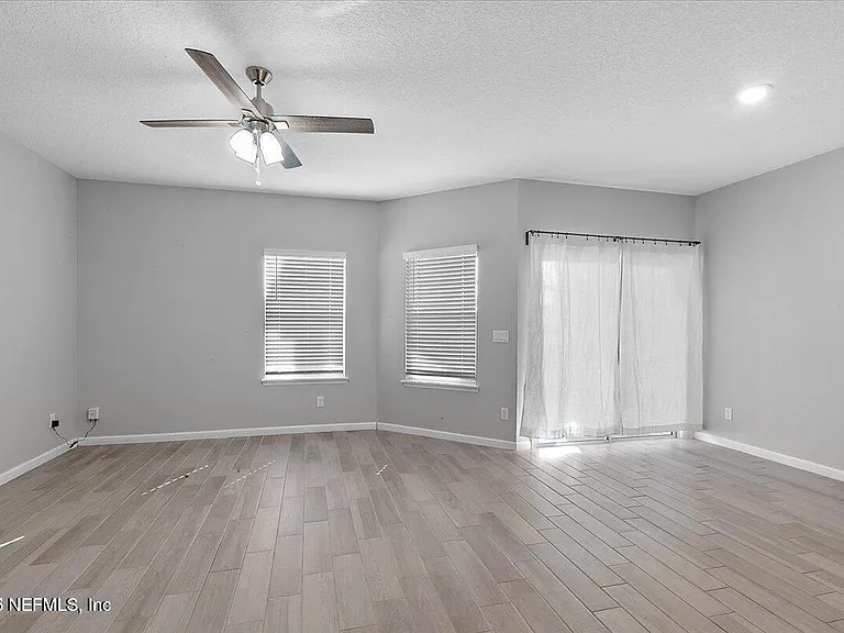 12658 Josslyn Ln — Photo 8