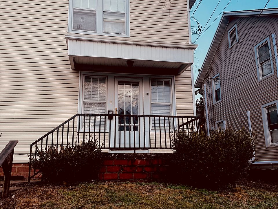 1st image of 111 N Sycamore St #1