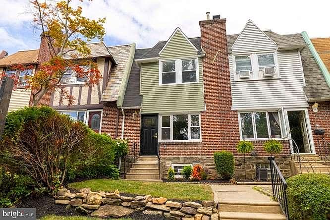 1st image of 309 E Meehan Ave