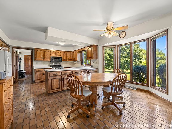 5th image of 36 Crofton Ct
