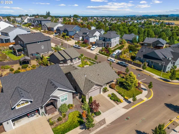 142 NW Canyon Creek Dr, McMinnville, OR 97128