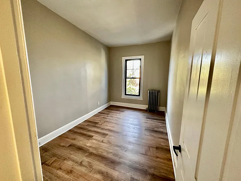 401 Main St #3 — Photo 8