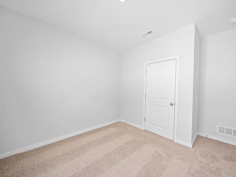 511 Darliene Dr — Photo 36