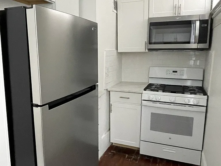 3824 Prytania St #B — Photo 5