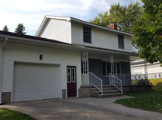 8386 Zosel St, Onekama, MI 49675