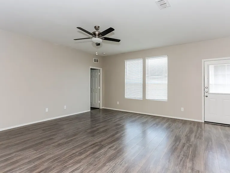 1724 Gayla Creek Dr — Photo 3