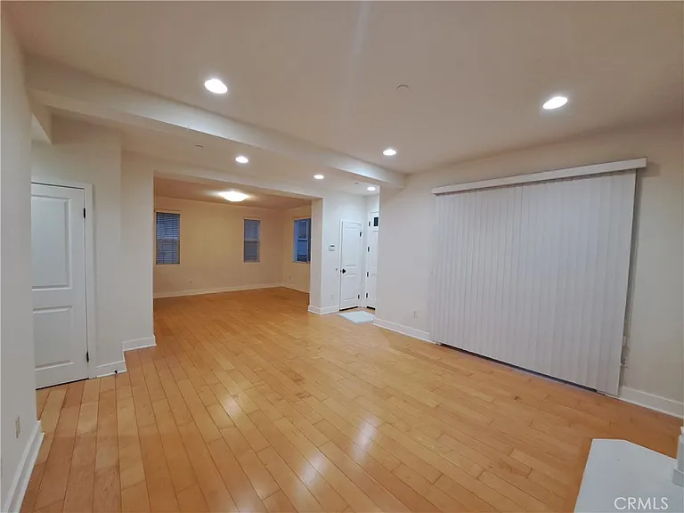 6300 Honolulu Ave — Photo 7