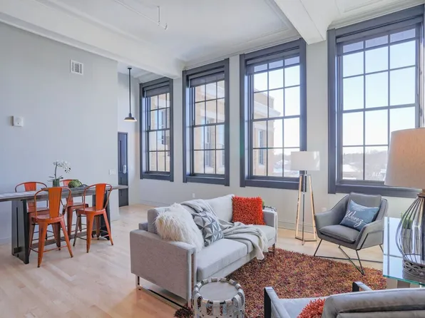 Whitney School Lofts