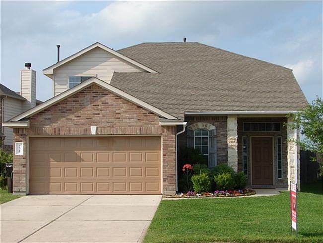 "WELCOME HOME" -- 3 BR, 2.5 Bath, Study & 2 Car Attached Garage