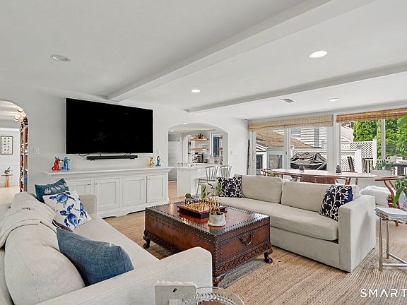 4th image of 32 Nearwater Road