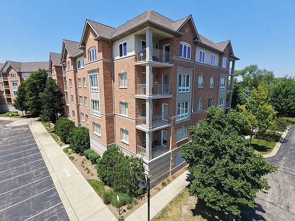 2nd image of 125 N Buffalo Grove Rd APT 313