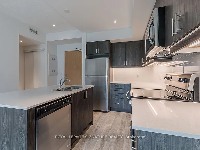 16 Markle Cres #207 — Photo 7