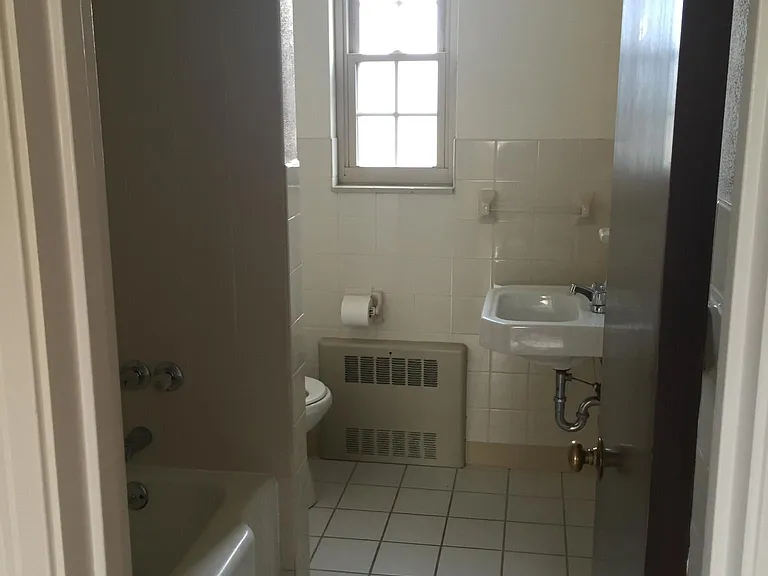 454 Bernhardt Dr #5 — Photo 7