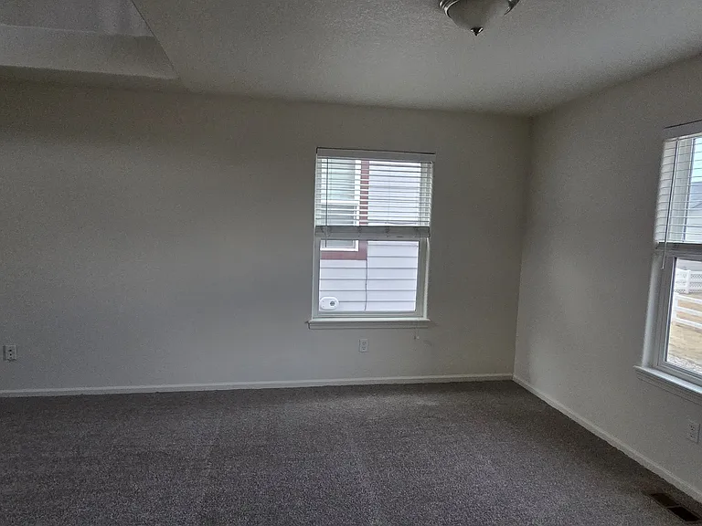 2232 Marshfield Ln — Photo 6