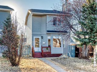 11 E Martinridge Pl NE, Calgary, AB T3J 3B8