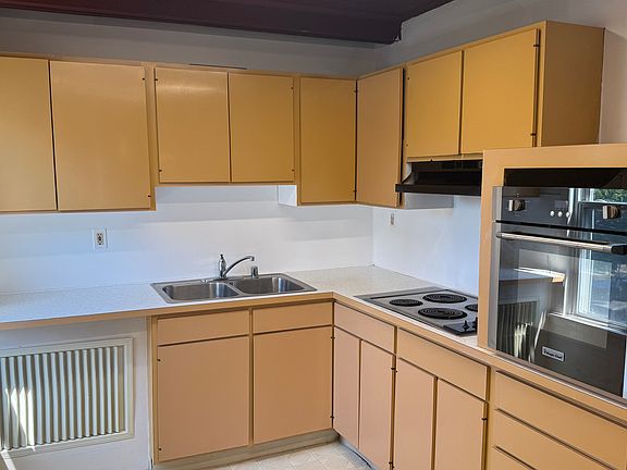 2nd image of 1326 Banning St #3