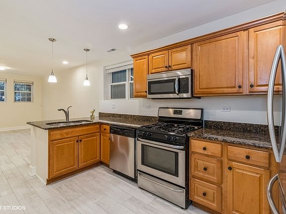5th image of 1535 N Campbell Ave #G