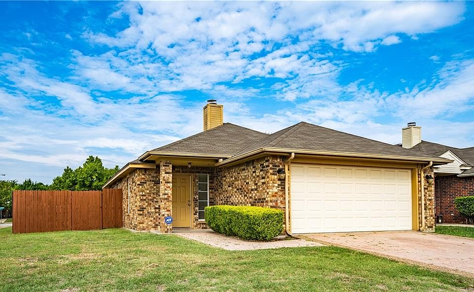 1st image of 601 Chapel Pl