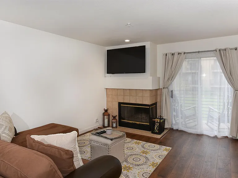 1182 Pear Tree Ln — Photo 7