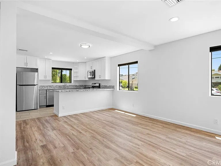 621 E Lomita Ave #A — Photo 9