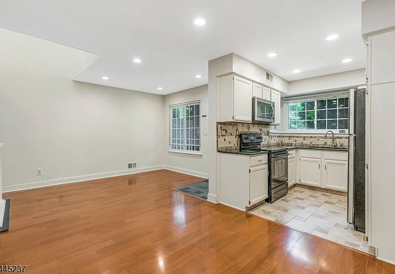 3 Tory Ct — Photo 12