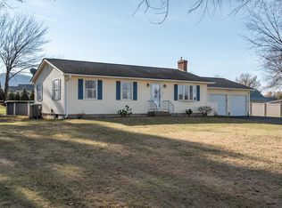 7 Norwottuck Dr, Hadley, MA 01035