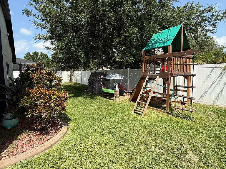 1549 Sweetspire Dr — Photo 7