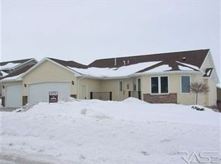 201 E Switch Grass Trl, Brandon, SD 57005