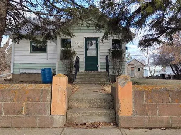 5221 W 49th St, Castor, AB T0C 0X0