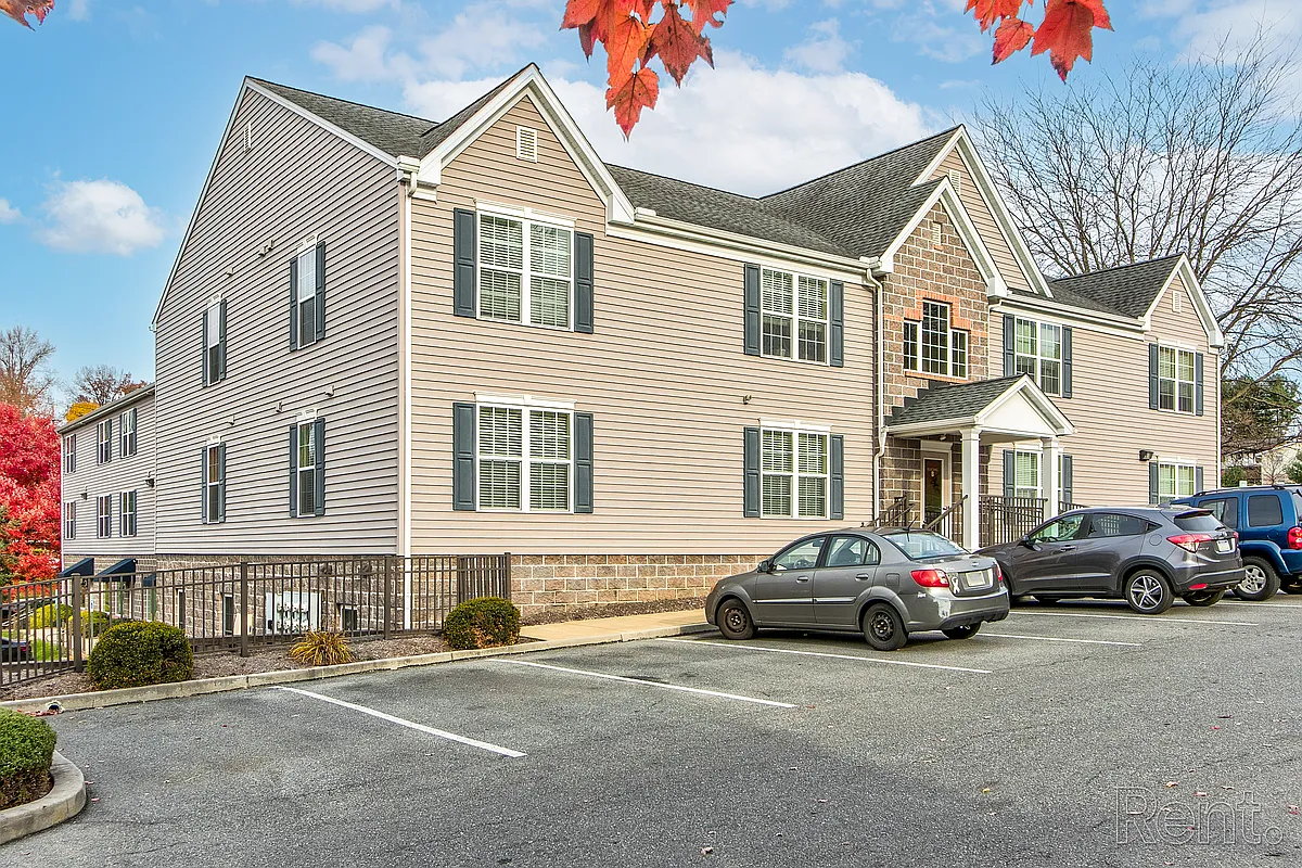 Building Photo - Hempfield Commons