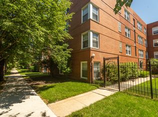 2437 W Farragut Ave APT 1B, Chicago, IL 60625