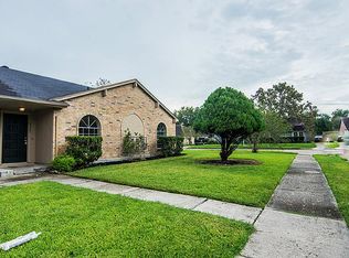 9327 Barrowhollow Dr, Houston, TX 77083