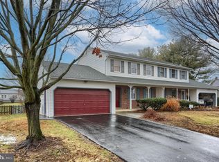 2 Brian Dr, Lititz, PA 17543