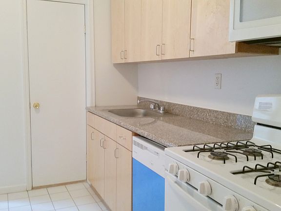 2nd image of 520 W 163rd St APT A5