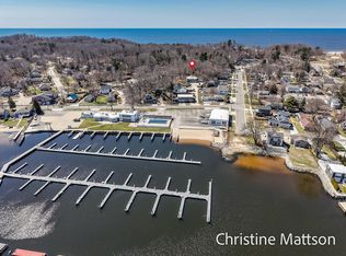 3229 Edgewater St, Muskegon, MI 49441