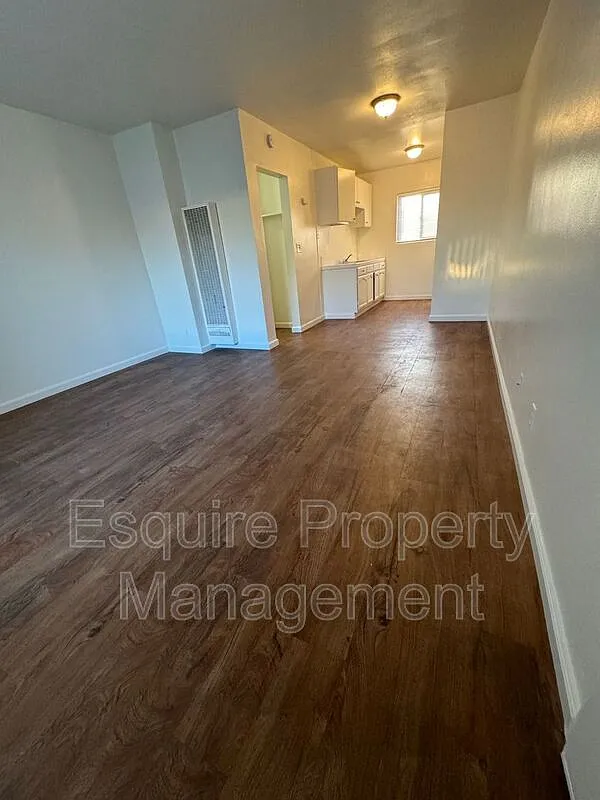 2 bed, 1.0 bath, 755 sqft, $2,195 — Photo 2