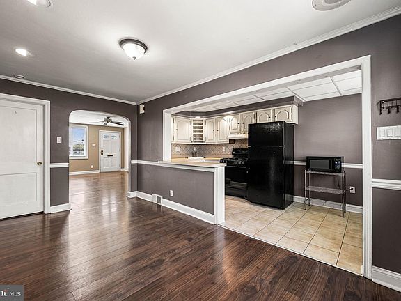 3rd image of 751 Rively Ave