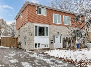 87 Carlton Rd, Barrie, ON L4M5K8