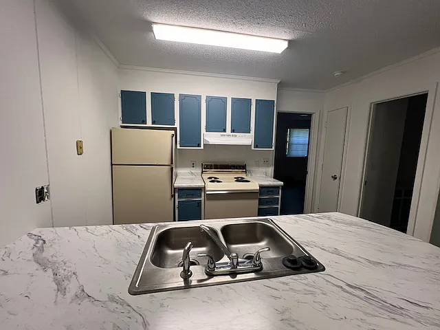 235 Corona St SW #304 — Photo 5