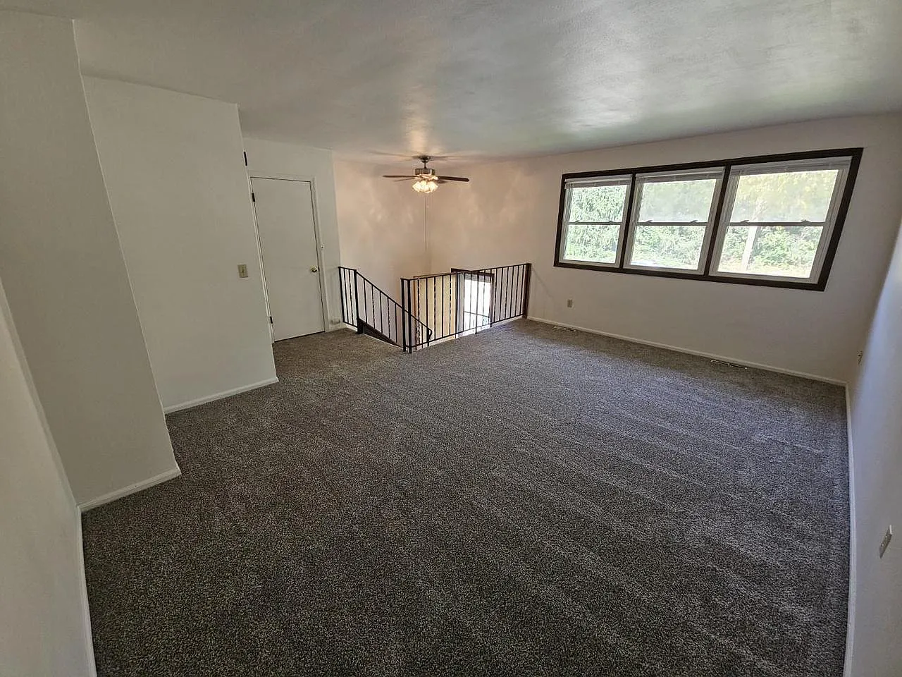 3 bed, 1.5 bath, 1316 sqft, $2,400 — Photo 1