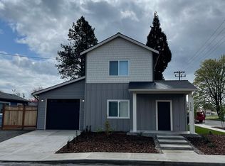 1206 NE 10th Ave, McMinnville, OR