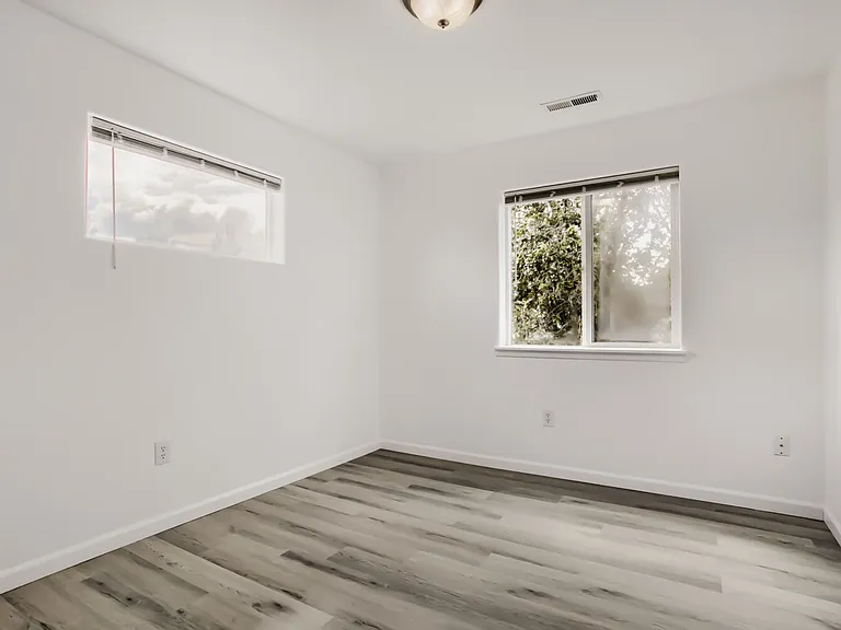 9910 SE Woodstock Blvd — Photo 10
