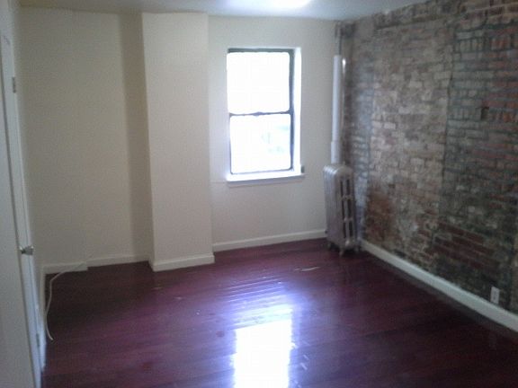 2nd image of 350 Greene Ave APT 01
