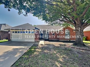 6812 Bernadine St, Watauga, TX 76148