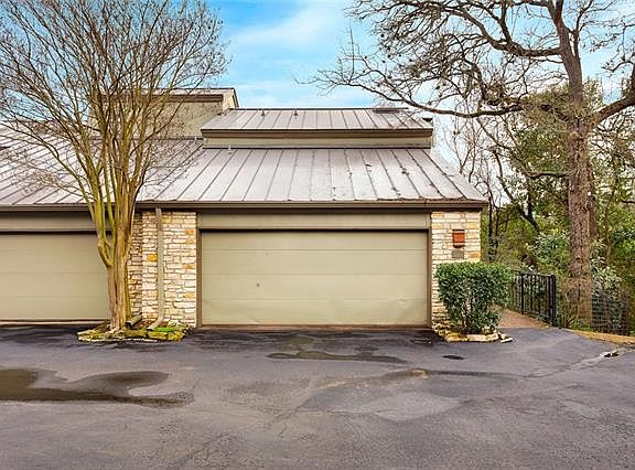 3rd image of 1821 Westlake Dr APT 130