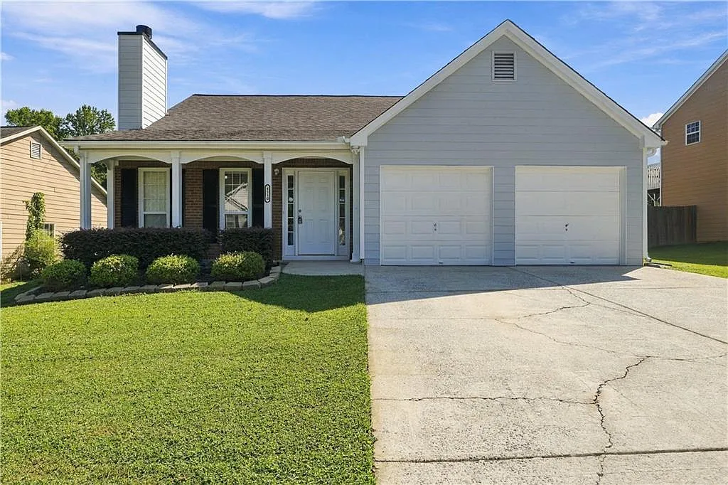 3 bed, 2.0 bath, 1443 sqft, $2,300 — Photo 1