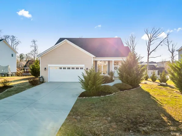 114 Traverse Dr, Evington, VA 24550