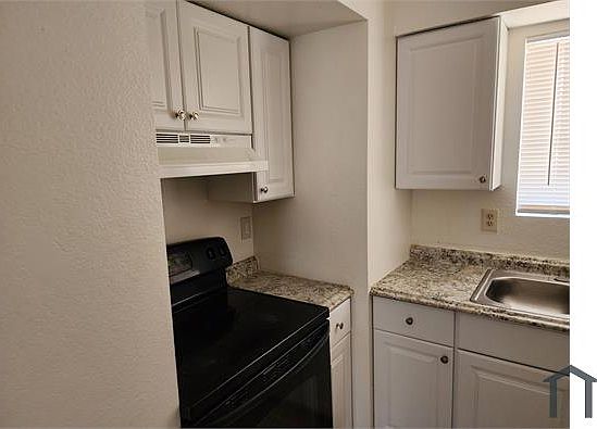 4th image of 1321 N Gila St #1202